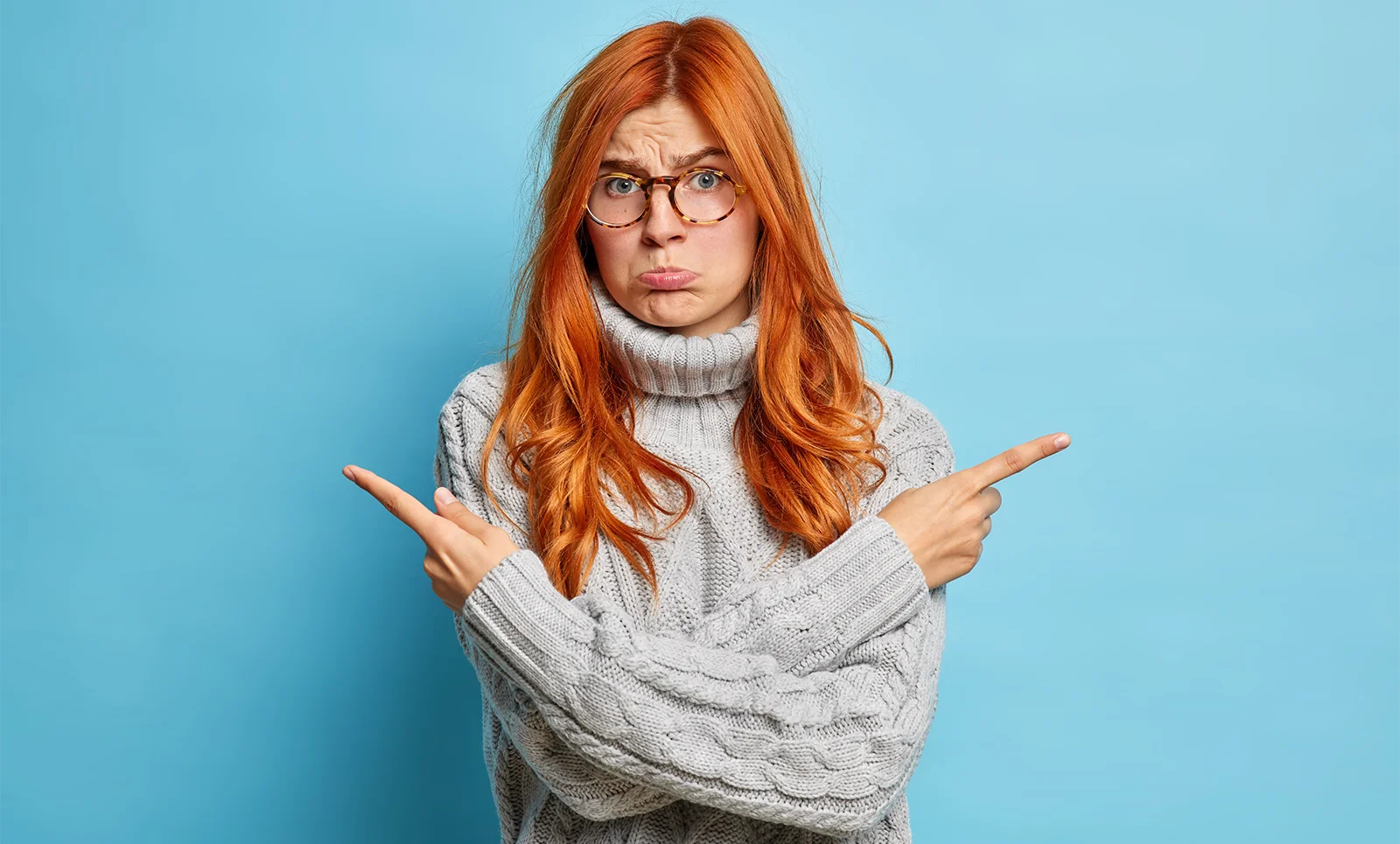 femme montrant des choses pas bonnes erreurs sécurité WordPress